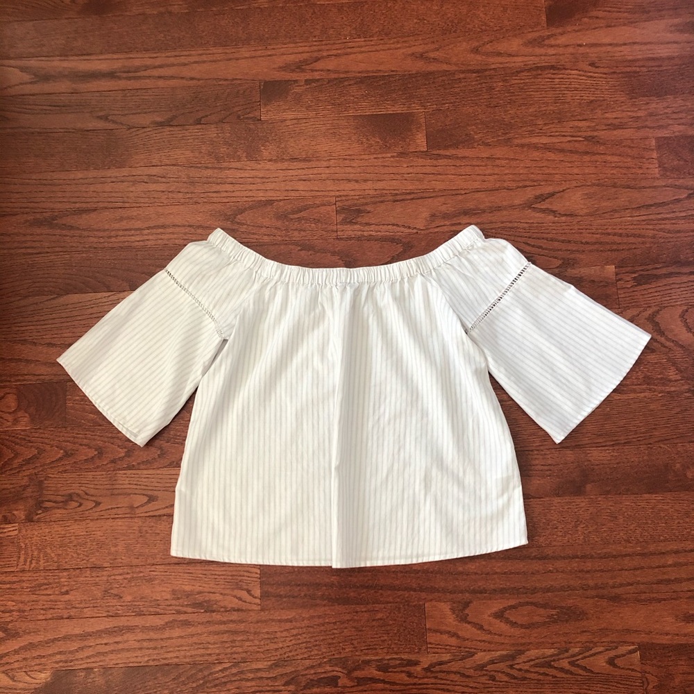 Off-the-shoulder Abercrombie & Fitch Top